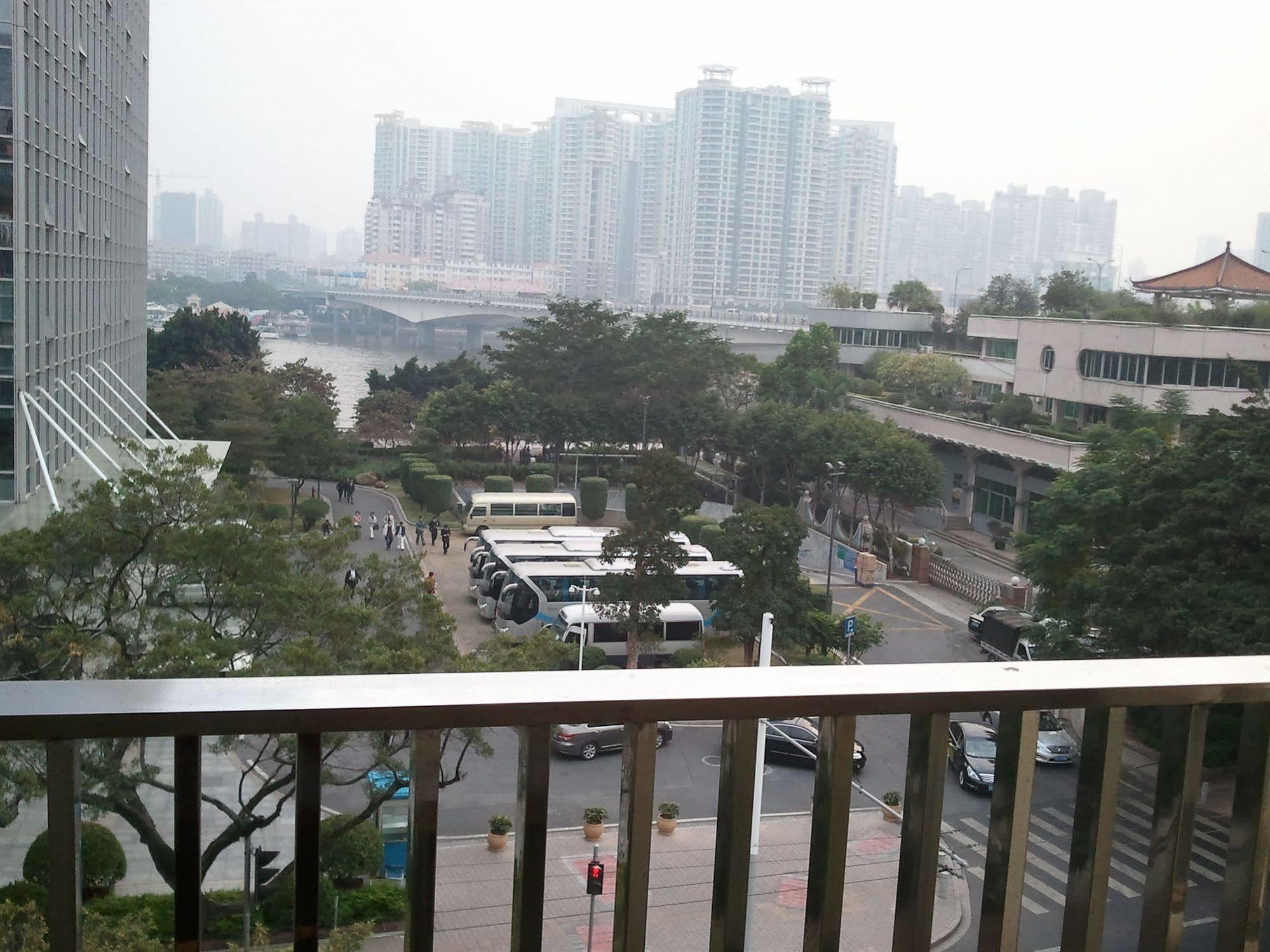 Yanjiang East Garden Inn Гуанджоу Екстериор снимка