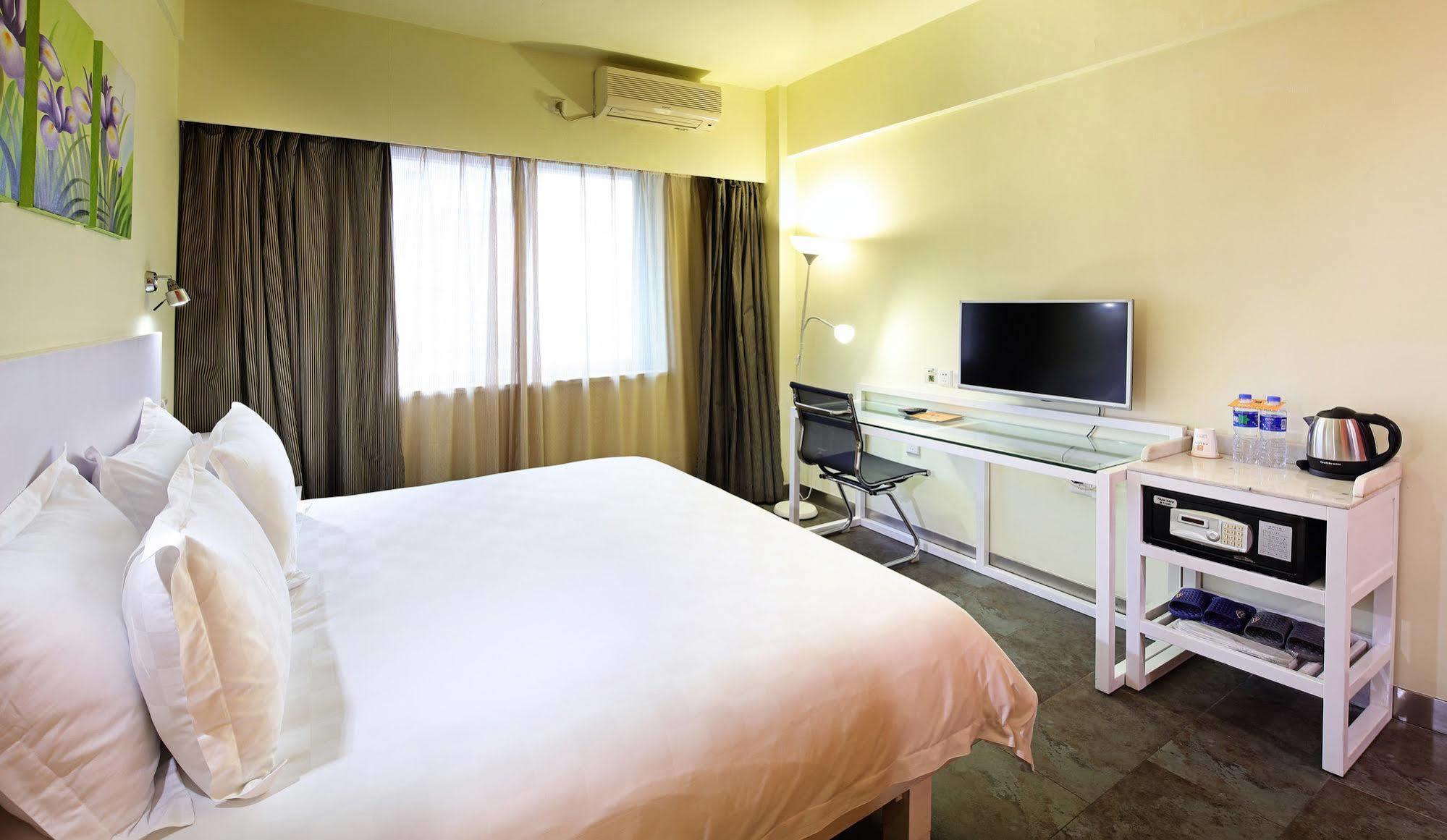 Yanjiang East Garden Inn Гуанджоу Екстериор снимка